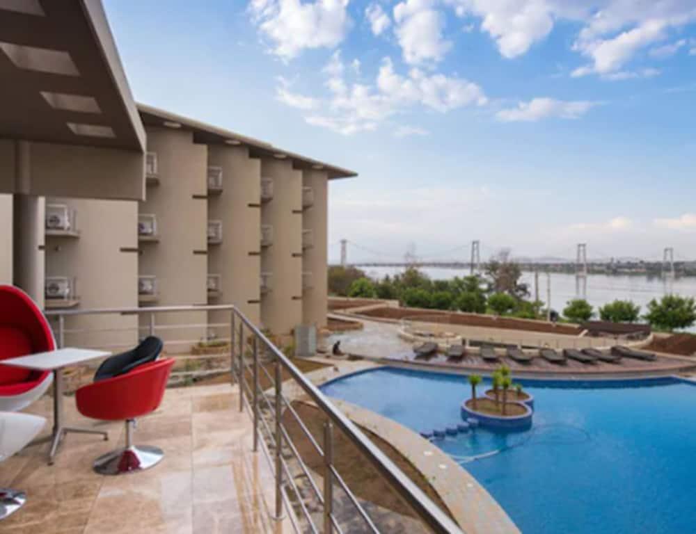 Hotel Vip Executive Τέτε Εξωτερικό φωτογραφία
